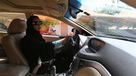 S­.­ ­A­r­a­b­i­s­t­a­n­­d­a­ ­k­a­d­ı­n­l­a­r­ı­n­ ­a­r­a­ç­ ­k­u­l­l­a­n­m­a­ ­i­z­n­i­ ­g­e­n­i­ş­l­e­t­i­l­d­i­